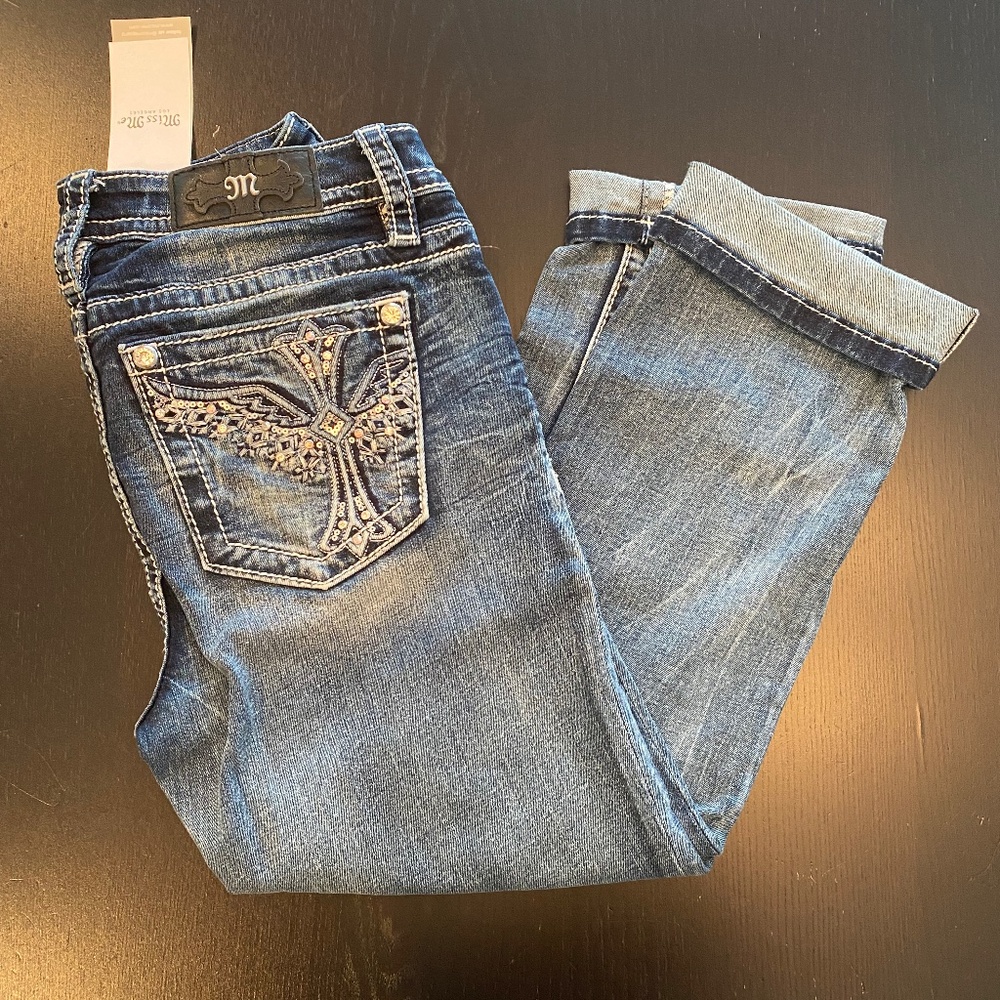 Miss Me Wing Cross Mid-Rise Capri Style # M3755P